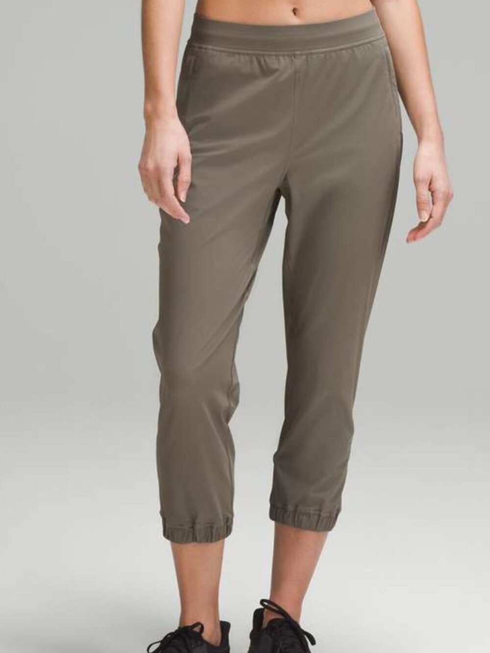 Lululemon Adapted State High Rise Jogger Crop 23" Inseam Size 8